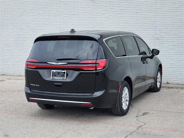 new 2025 Chrysler Pacifica car, priced at $42,425