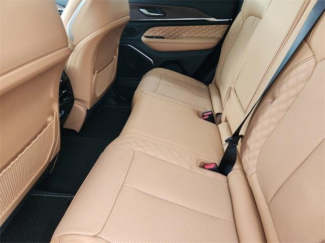 new 2025 Jeep Grand Cherokee car, priced at $53,180