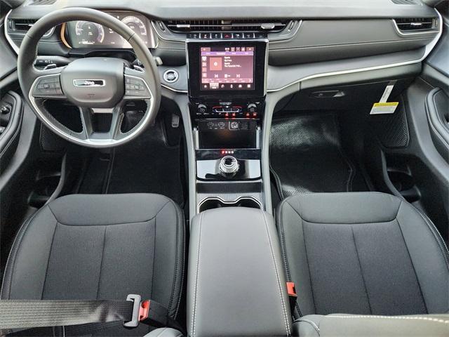 new 2025 Jeep Grand Cherokee car, priced at $34,875