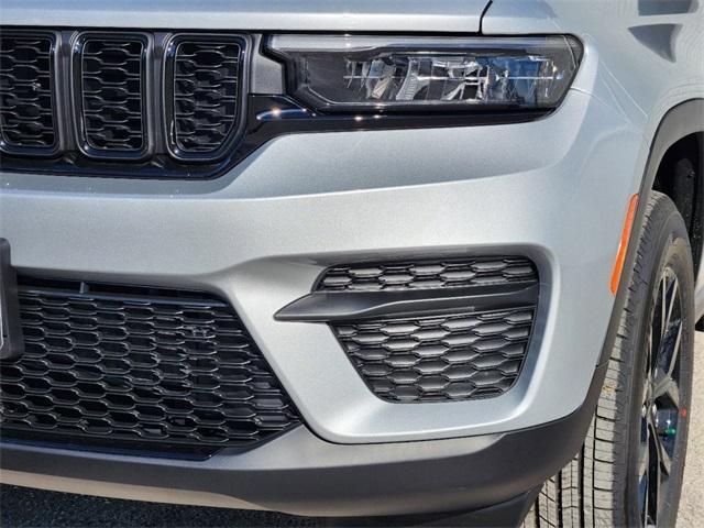 new 2025 Jeep Grand Cherokee car, priced at $38,755