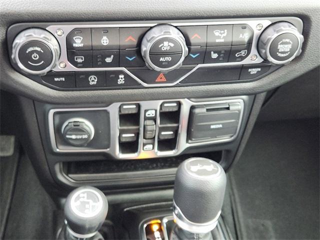 new 2025 Jeep Wrangler car, priced at $44,216