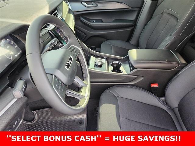 new 2025 Jeep Grand Cherokee car, priced at $36,875