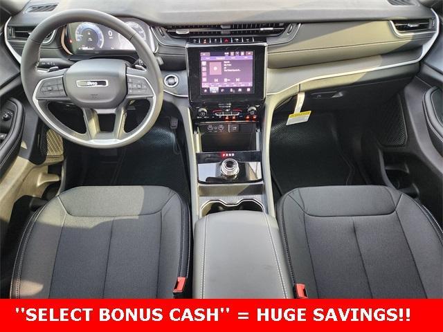 new 2025 Jeep Grand Cherokee car, priced at $36,875