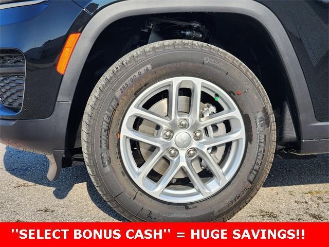 new 2025 Jeep Grand Cherokee car, priced at $36,875
