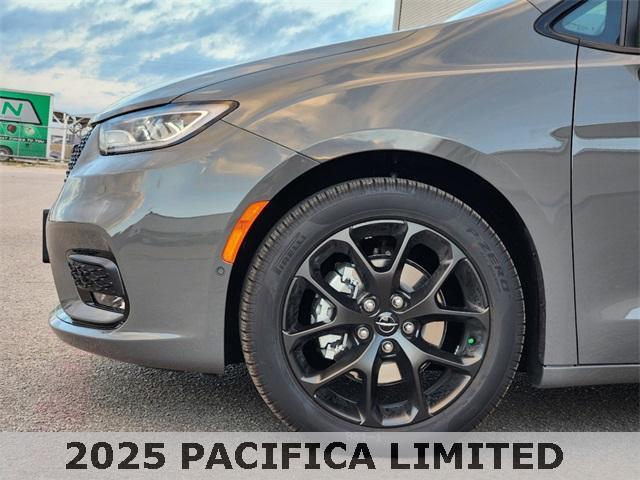 new 2025 Chrysler Pacifica car, priced at $49,865