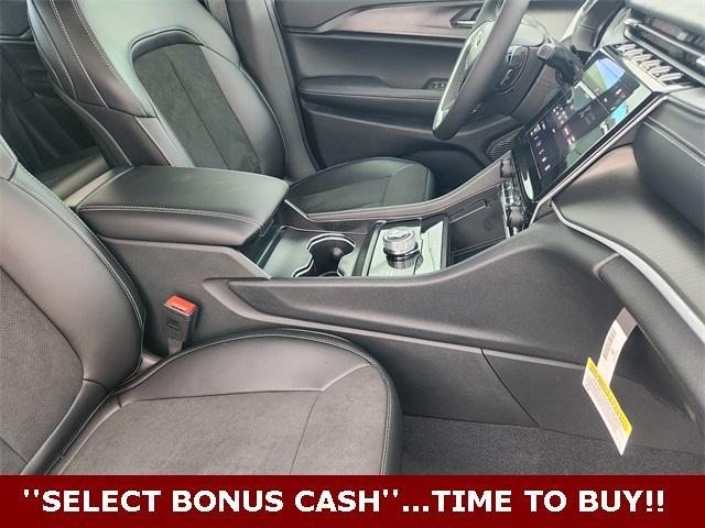 new 2025 Jeep Grand Cherokee car, priced at $38,480