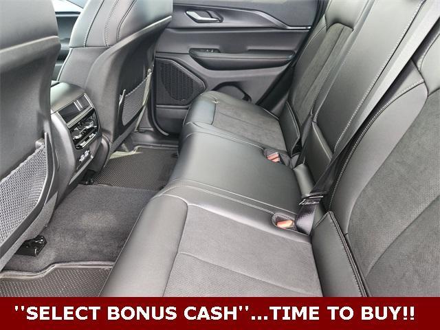 new 2025 Jeep Grand Cherokee car, priced at $38,480