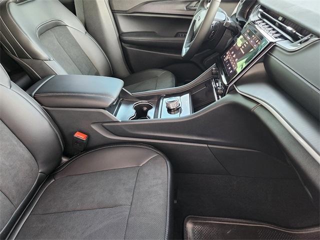 new 2025 Jeep Grand Cherokee car, priced at $38,480