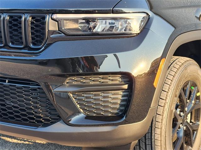 new 2025 Jeep Grand Cherokee car, priced at $38,480