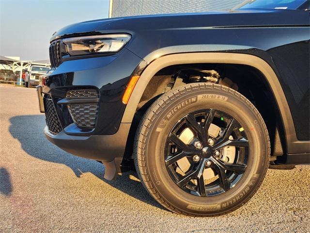 new 2025 Jeep Grand Cherokee car, priced at $38,480
