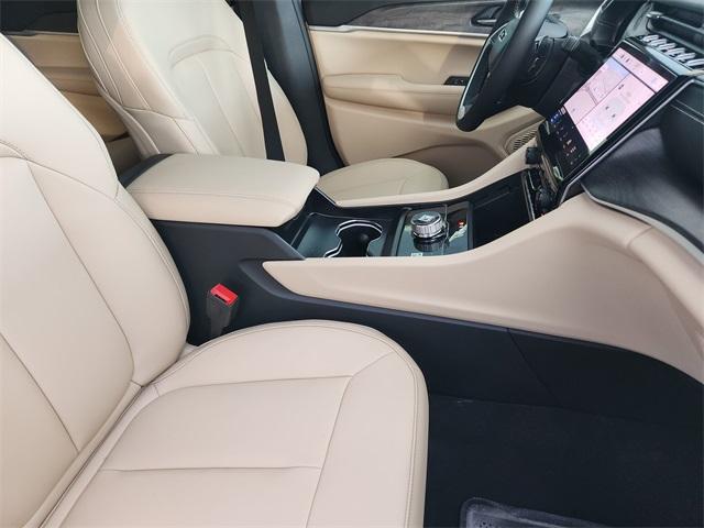 new 2025 Jeep Grand Cherokee L car, priced at $39,397