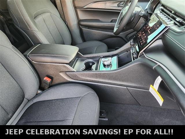 new 2025 Jeep Grand Cherokee car, priced at $34,370