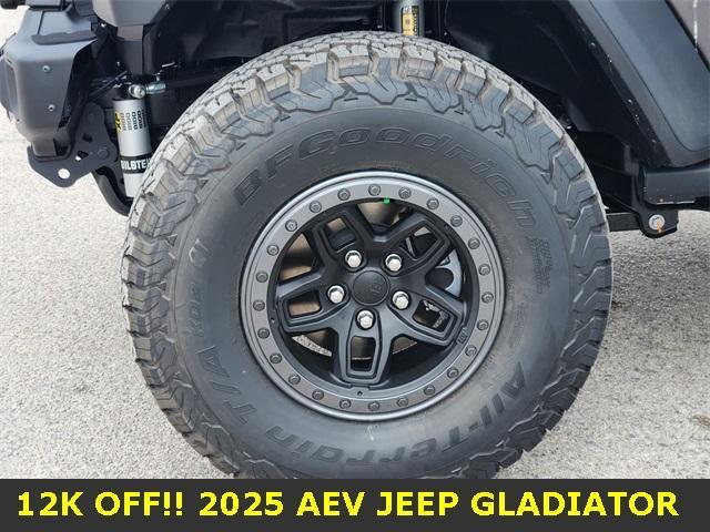 new 2025 Jeep Gladiator car, priced at $78,424