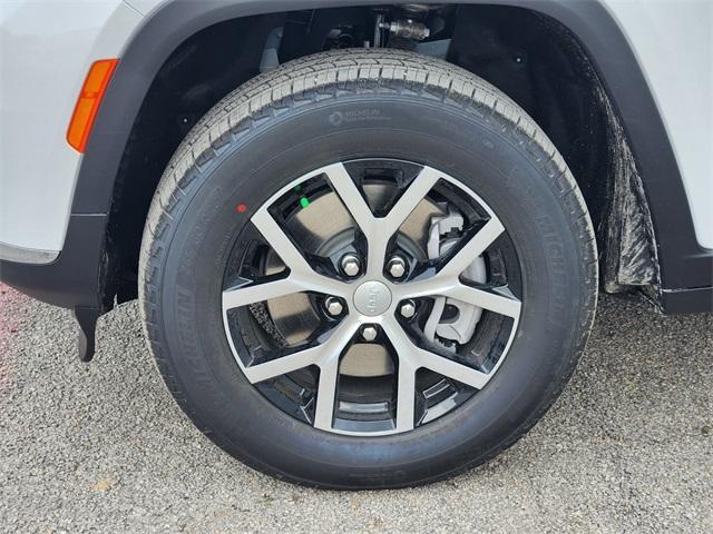new 2025 Jeep Grand Cherokee L car, priced at $44,900