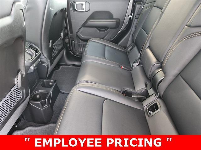 new 2025 Jeep Gladiator car, priced at $41,889