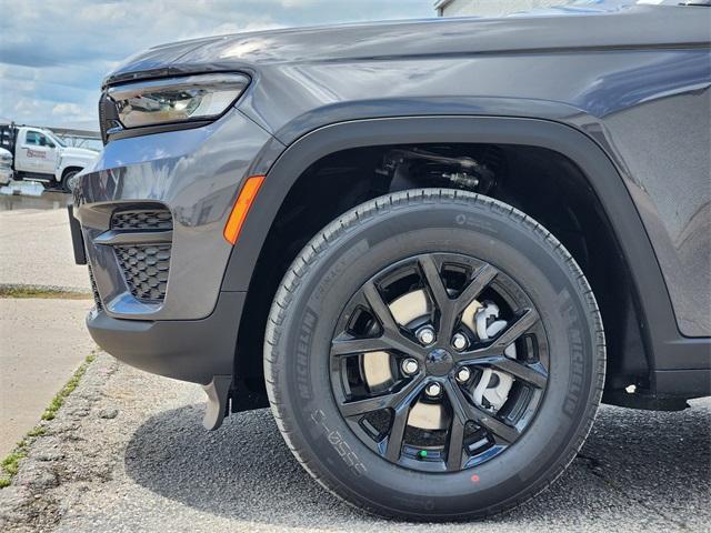 new 2025 Jeep Grand Cherokee car, priced at $39,480