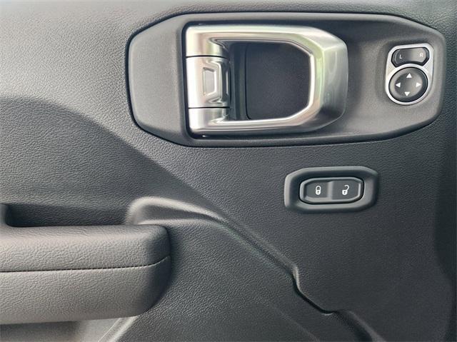 new 2025 Jeep Wrangler car, priced at $48,320