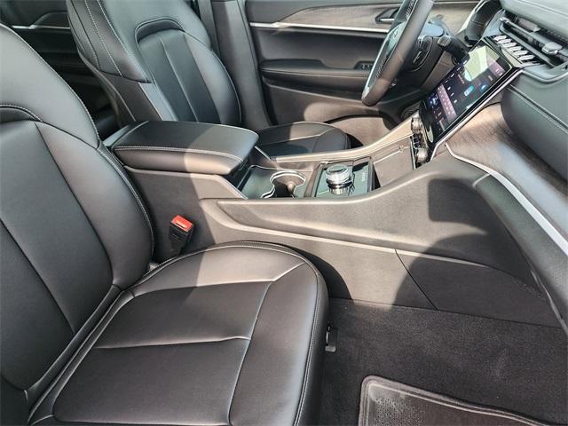 new 2025 Jeep Grand Cherokee L car, priced at $43,595