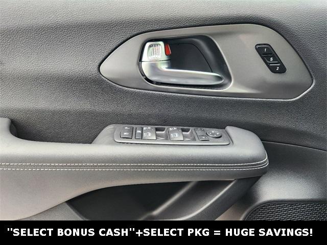 new 2025 Chrysler Pacifica car, priced at $36,420