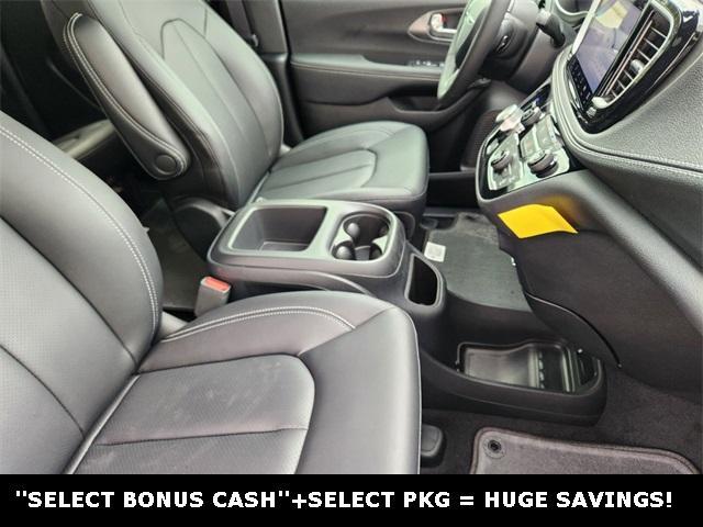 new 2025 Chrysler Pacifica car, priced at $36,420