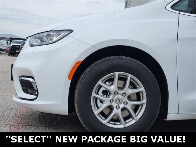 new 2025 Chrysler Pacifica car, priced at $37,395