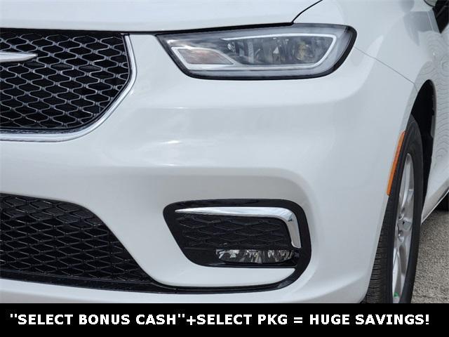 new 2025 Chrysler Pacifica car, priced at $36,420