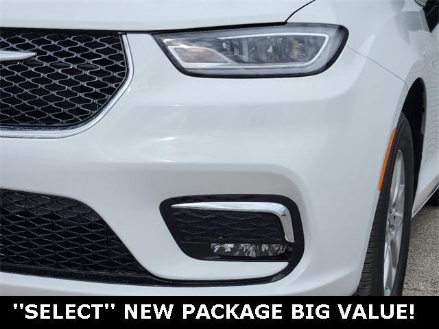 new 2025 Chrysler Pacifica car, priced at $37,395