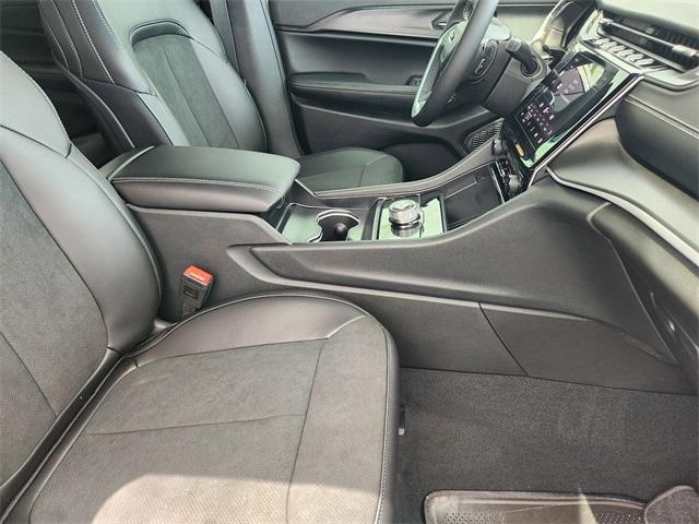 new 2025 Jeep Grand Cherokee L car, priced at $40,227