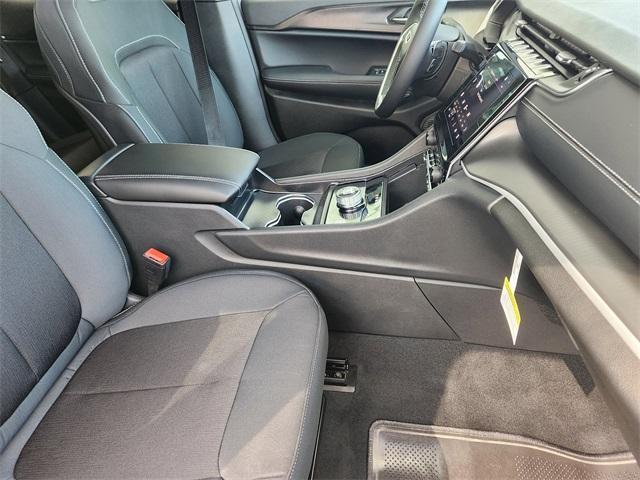 new 2025 Jeep Grand Cherokee car, priced at $36,125