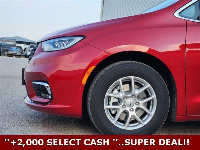 new 2026 Chrysler Pacifica car, priced at $39,235