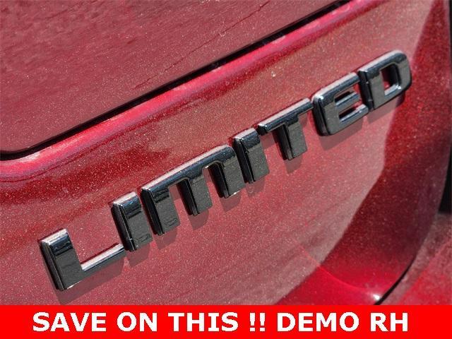 new 2025 Jeep Grand Cherokee car, priced at $49,541