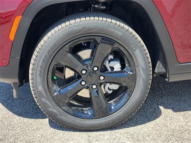 new 2025 Jeep Grand Cherokee car, priced at $49,560