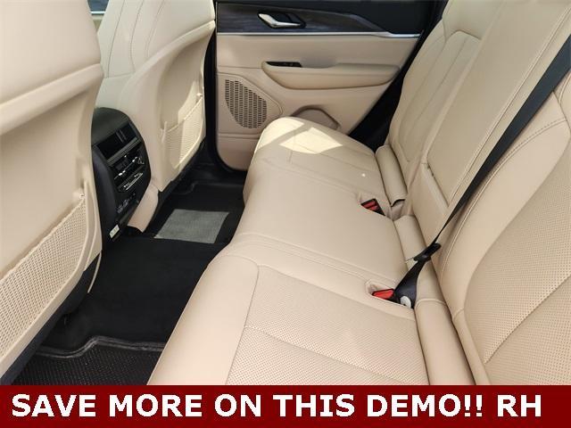 new 2025 Jeep Grand Cherokee car, priced at $46,655