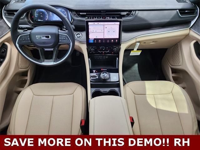 new 2025 Jeep Grand Cherokee car, priced at $46,655