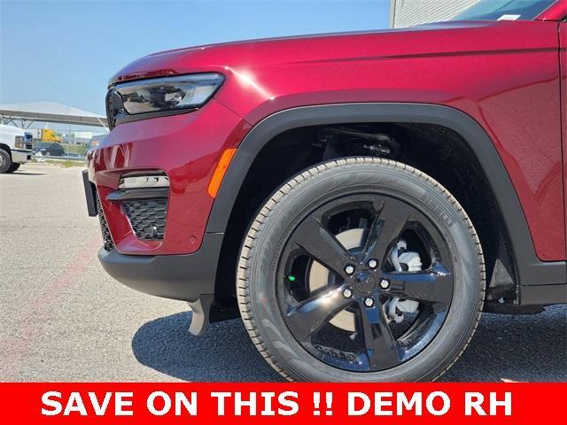 new 2025 Jeep Grand Cherokee car, priced at $49,541