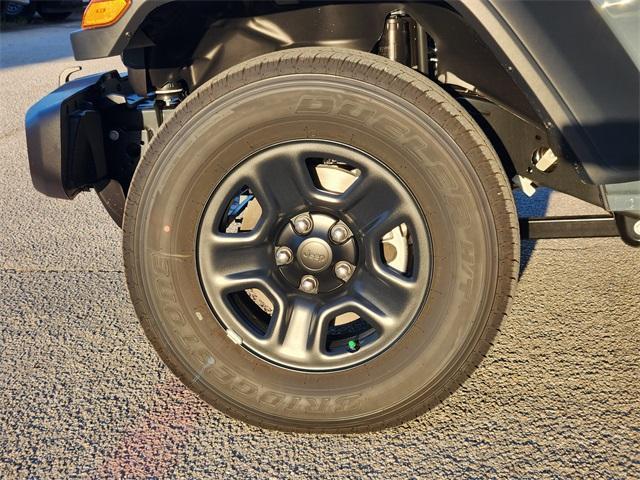 new 2025 Jeep Gladiator car, priced at $37,185