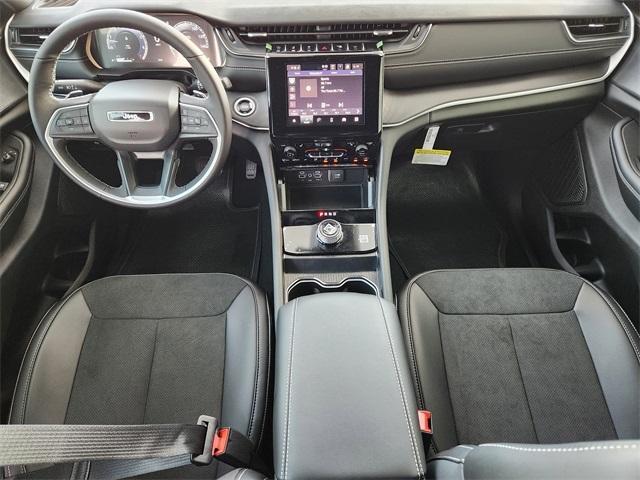 new 2025 Jeep Grand Cherokee car, priced at $38,035