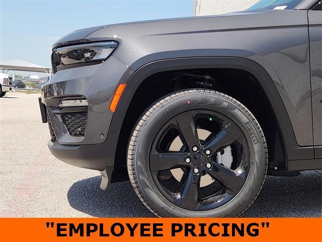 new 2025 Jeep Grand Cherokee car, priced at $48,382