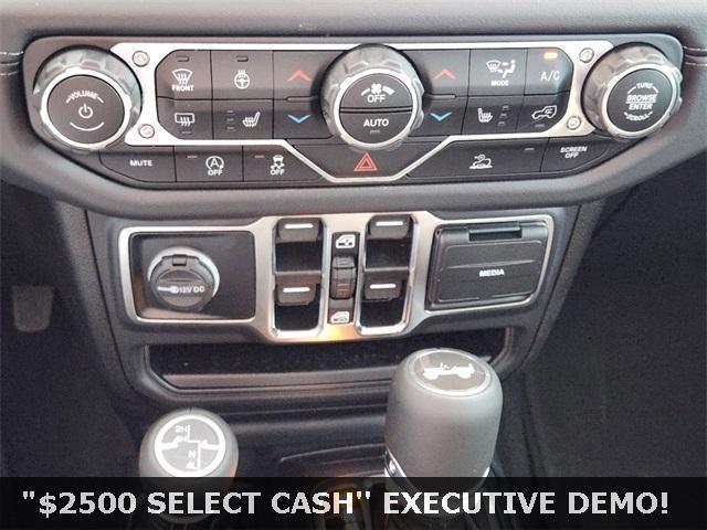 new 2025 Jeep Wrangler car, priced at $42,945