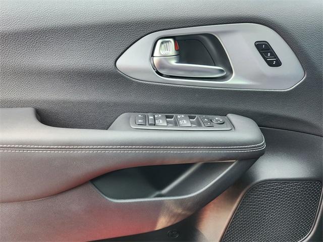 new 2026 Chrysler Pacifica car, priced at $51,905