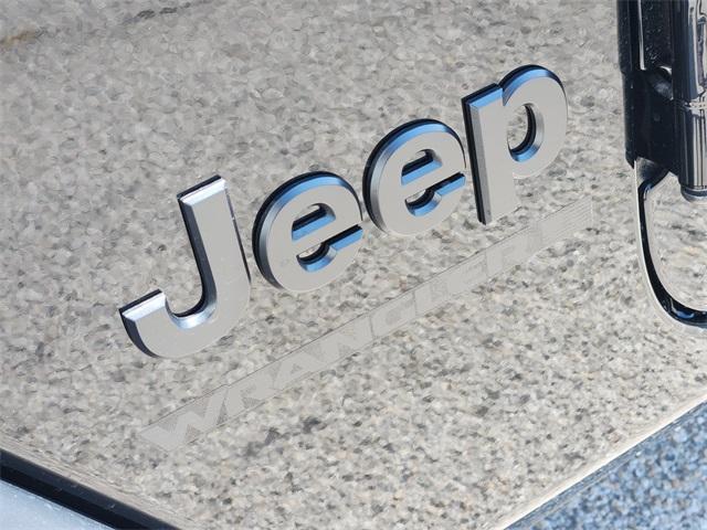 new 2025 Jeep Wrangler car, priced at $37,080