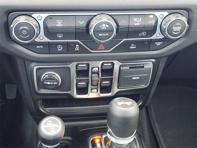 new 2025 Jeep Wrangler car, priced at $37,080