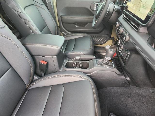 new 2025 Jeep Gladiator car, priced at $45,719