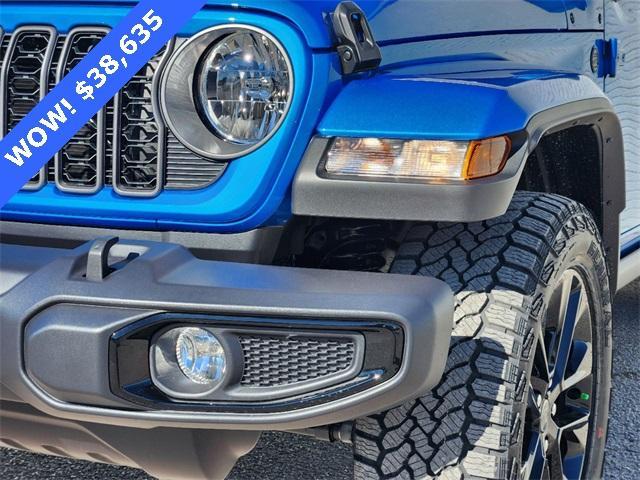 new 2025 Jeep Gladiator car, priced at $38,635