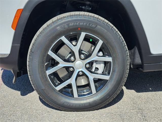 new 2025 Jeep Grand Cherokee L car, priced at $41,175