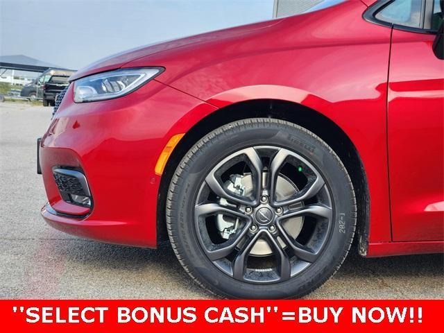 new 2026 Chrysler Pacifica car, priced at $39,880