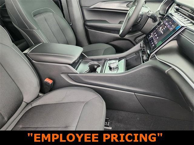 new 2025 Jeep Grand Cherokee L car, priced at $37,740