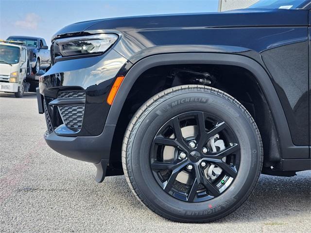 new 2025 Jeep Grand Cherokee car, priced at $38,330