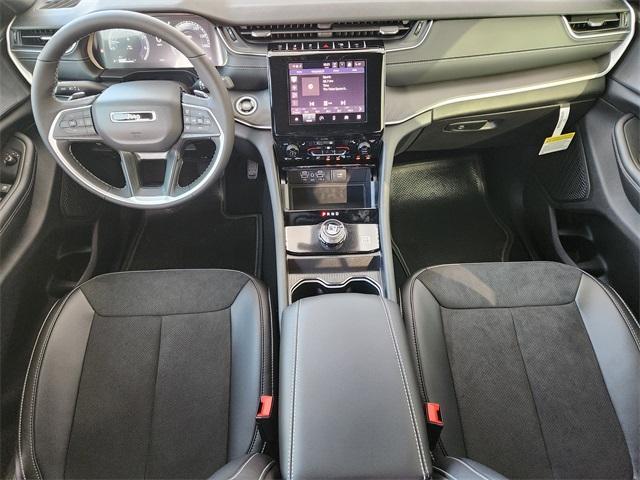 new 2025 Jeep Grand Cherokee car, priced at $38,330