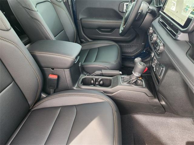 new 2025 Jeep Gladiator car, priced at $43,185